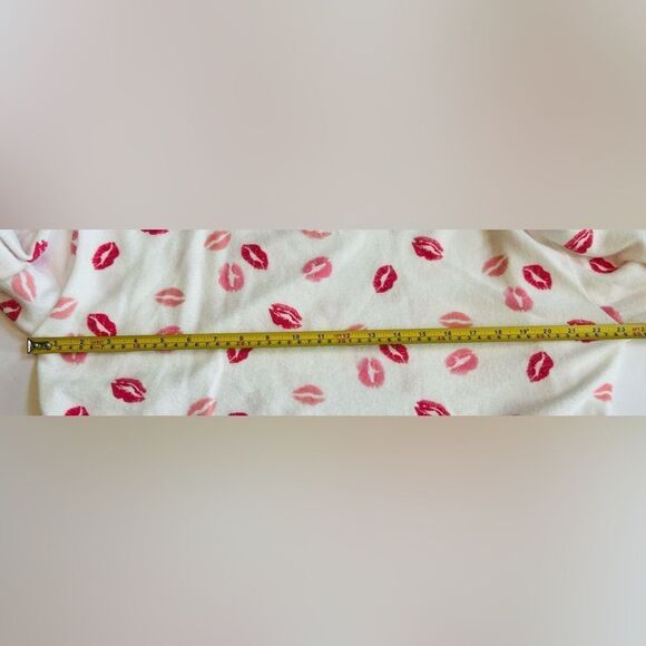 Z Supply Kissed Crew Pullover Sweatshirt Size Medium White Red Lips - Picture 4 of 6